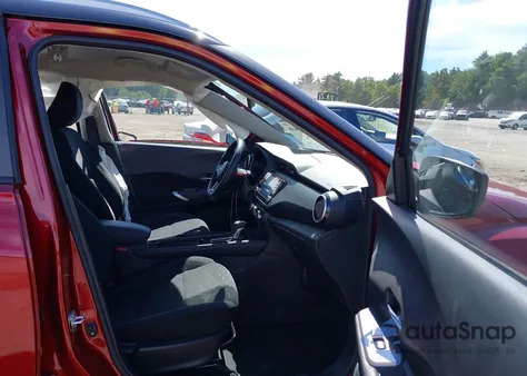 2024 Nissan Kicks Sv Xtronic Cvt z USA, uszkodzony, nr VIN 3N1CP5CV4RL573435